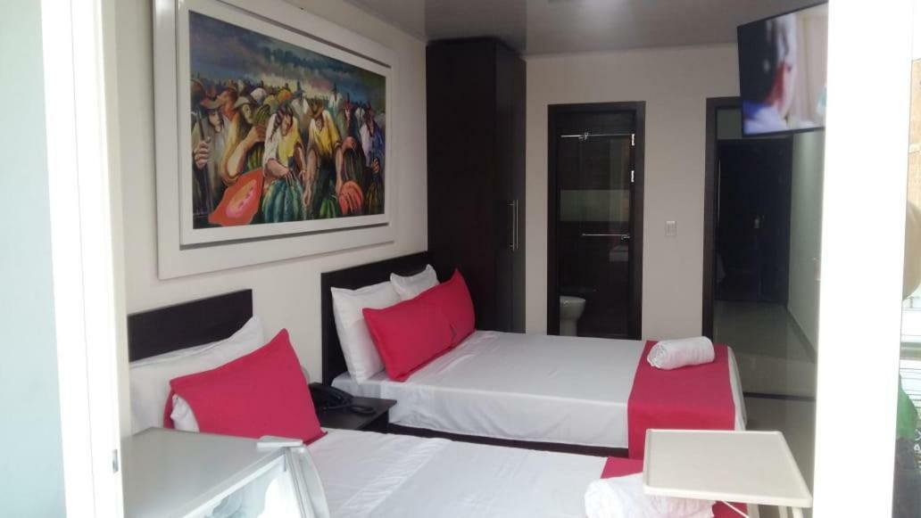 Hotel Giron Plaza Eksteriør bilde