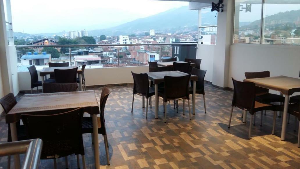 Hotel Giron Plaza Eksteriør bilde